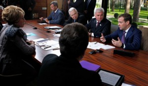 ВСТРЕЧА ПРЕМЬЕРА Д. МЕДВЕДЕВА С СЕНАТОРАМИ