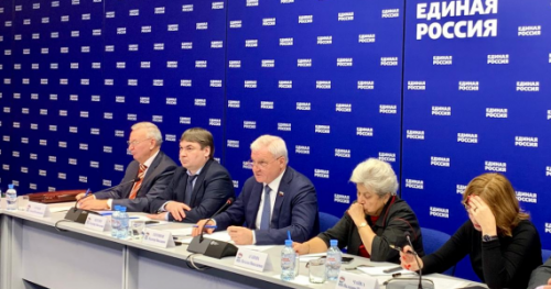 ВЛАДИМИР ПЛОТНИКОВ: СТРАТЕГИЯ РАЗВИТИЯ СЕЛЬСКОГО ХОЗЯЙСТВА ВЫДВИГАЕТ НА ПЕРЕДНИЙ ПЛАН АГРАРНОЕ ОБРАЗОВАНИЕ И ПОДГОТОВКУ КВАЛИФИЦИРОВАННЫХ КАДРОВ