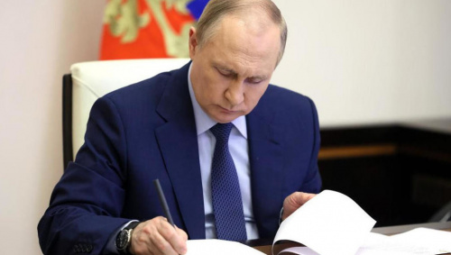 ПРЕЗИДЕНТ РОССИИ В.В. ПУТИН ПОДПИСАЛ ЗАКОН О ПРАВЕ ФЕРМЕРОВ НА АРЕНДУ СЕЛЬХОЗЗЕМЕЛЬ БЕЗ ТОРГОВ