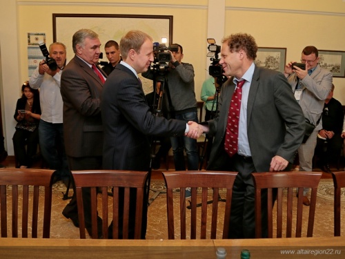 Виктор Томенко: Инвестпроект по строительству животноводческого комплекса на 3 миллиарда рублей будет реализован в Тальменском районе